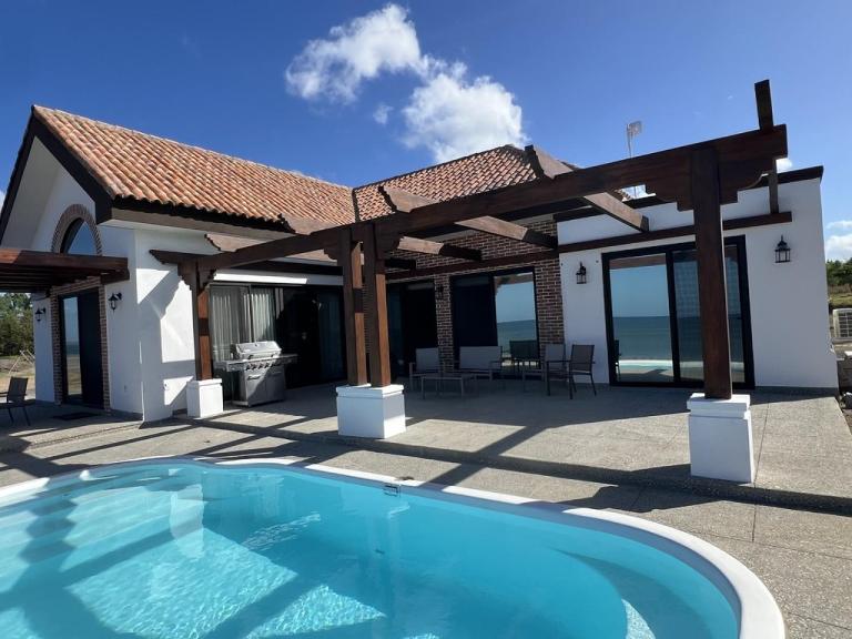 Forever Sunsets - Beachfront 3BR Home with Private Pool at Gran Pacifica Resort - Chambres d'hôtes San Diego