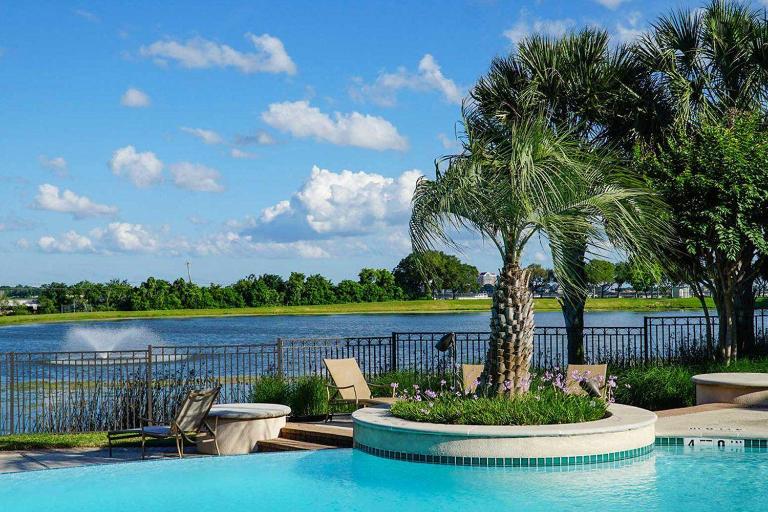Luxury Fully Furnished Apartments by NASA and Kemah Boardwalk - B&B Houston
