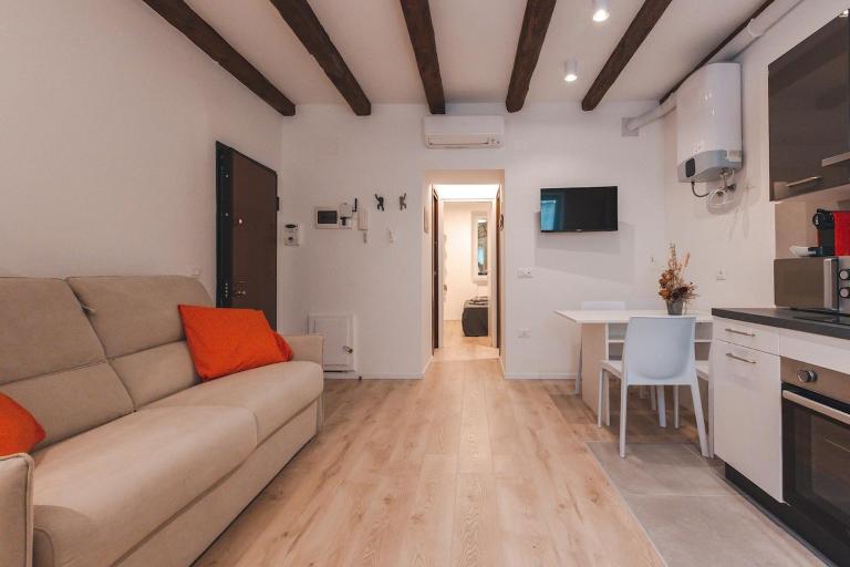SuperFast Fibre & Netflix Modern Suite Roiano - B&B Trieste