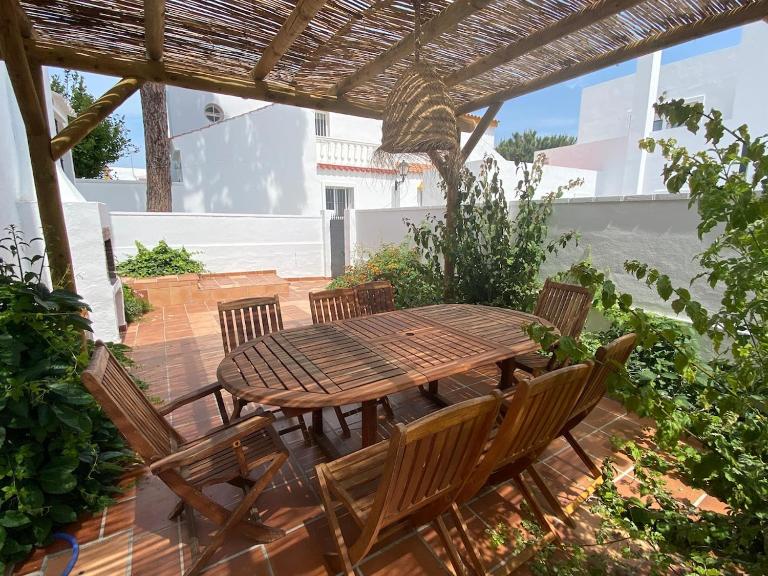 Duplex Las Torres La Barrosa - 750m from the Beach - Chambres d'hôtes Novo Sancti Petri