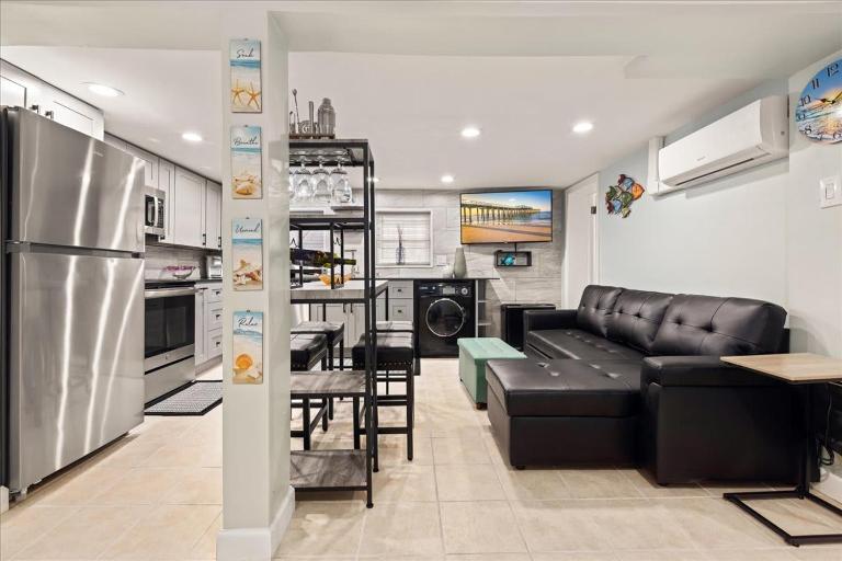 Modern Garden Apartment Steps to the Beach - B&B Ventnor City
