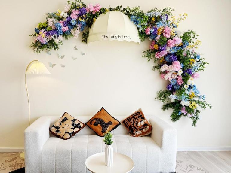 The Floral Retreat N3w Cozy High floor Beacon Executive Suite - B&B George Town