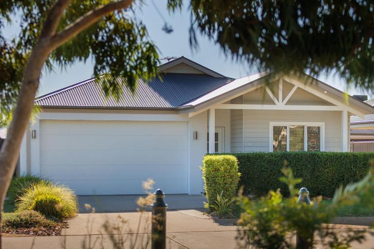 Luxury Golfers Escape Yarrawonga - B&B Yarrawonga