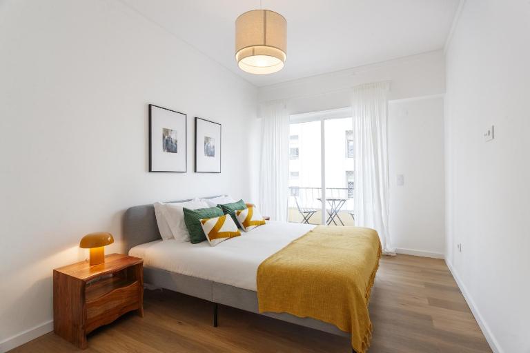 The Alcântara Metropolitan Apartment, Gateway to the City - B&B Lisbona