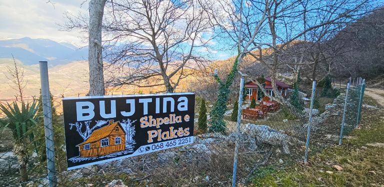 Bujtina Shpella e Plakës Çerçan - B&B Librazhd