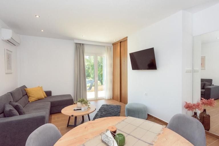 ANGELINA'S FAMILY apartment - Ferienwohnung Ypsos