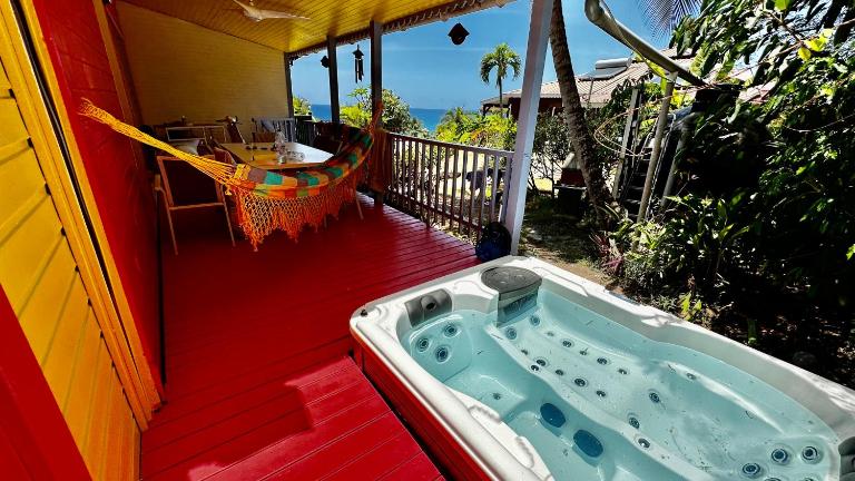 Ti Kaz Coco JUNGLE Jacuzzi & vue mer - Chambres d'hôtes Village