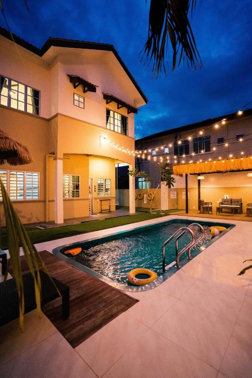 Dyra Homestay in Lumut - Bed and Breakfast Lumut