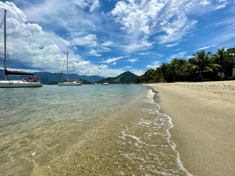 Casa aconchegante e pé na areia! - Ferienwohnung Angra dos Reis