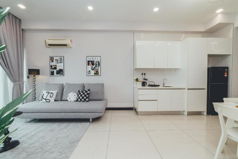 Paragon Residence The Modish 3BR7pax Balcony by Our Stay - B&B Johor Bahru
