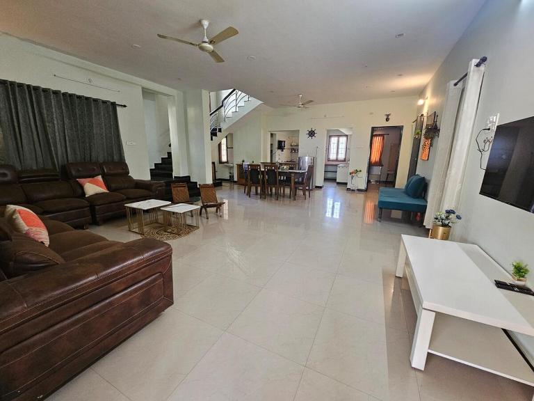 SHI's Shenba 3BHk Villa Near Ganga Hospital Coimbatore - B&B Coimbatore