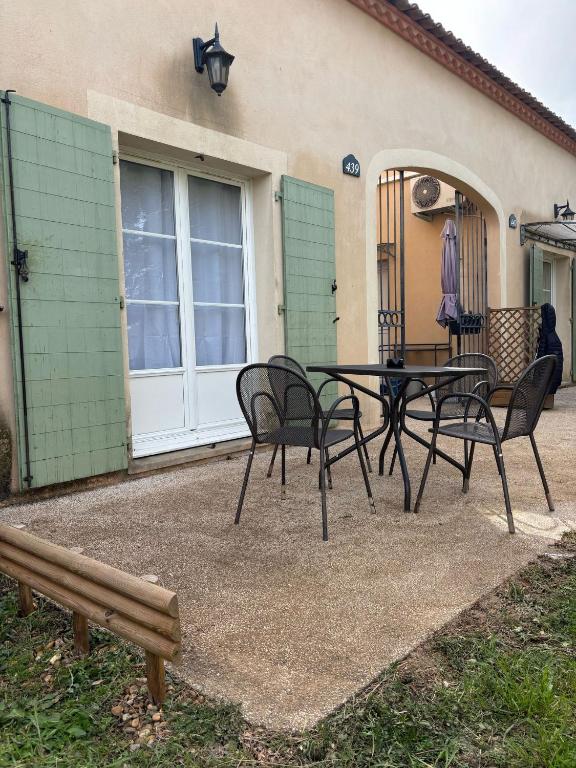 Maison de vacances - B&B Gallargues-le-Montueux