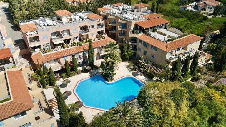 RelaxInCyprus Apartments - B&B Peyia