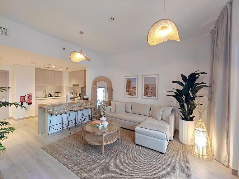 Otolo Homes with Free Yas Theme Park Tickets - B&B Abu Dhabi