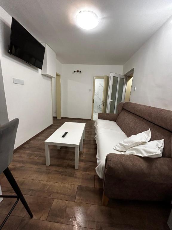 Apartman Crljenko - B&B Lič