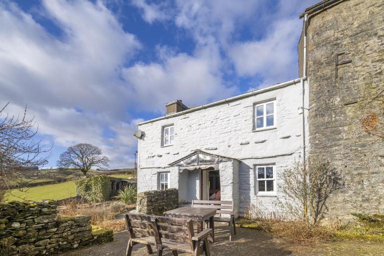 Drawell Cottage - Situated on a working farm - B&B Sedbergh