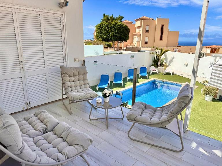El Mar House & Private Heated Pool - B&B Adeje