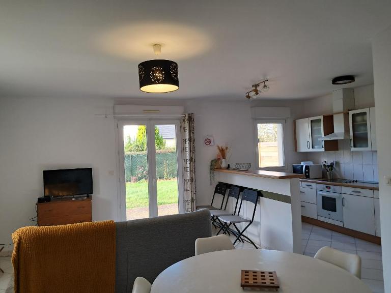 Appartement au RDC avec jardin clos, au calme. - Ferienwohnung Saint-Aubin-du-Cormier