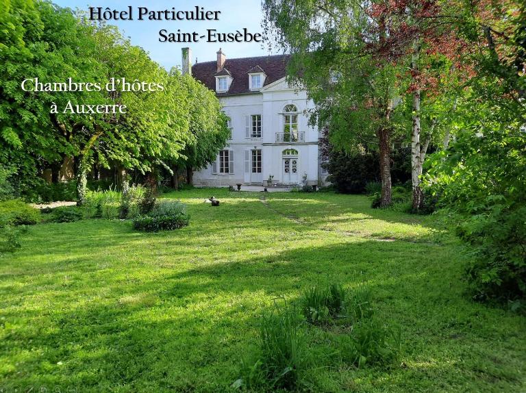 Saint-Eusèbe Mansion - Hôtel Particulier St-Eusèbe - B&B Auxerre