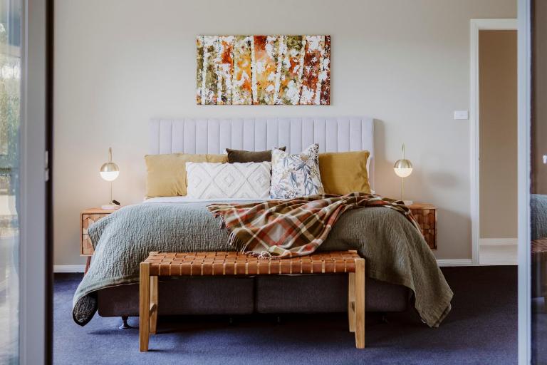Hamilton House - Snowy Mountain Luxury Villas - Bed and Breakfast Jindabyne