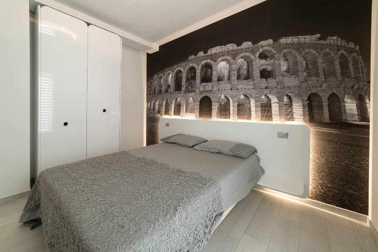 Residence Arena-nuovo, moderno con piscina - Chambres d'hôtes Lazise