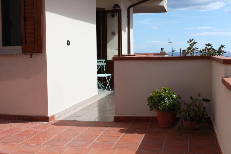 Casa delle Rose Terrazza vista mare panoramica e relax a Cala Gonnone, WiFi, AC - B&B Cala Gonone