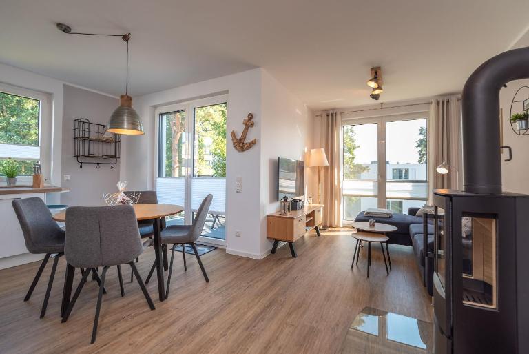 Ferienwohnung "Haffsonne" - Whg 7 10 - Bed and Breakfast Zirchow