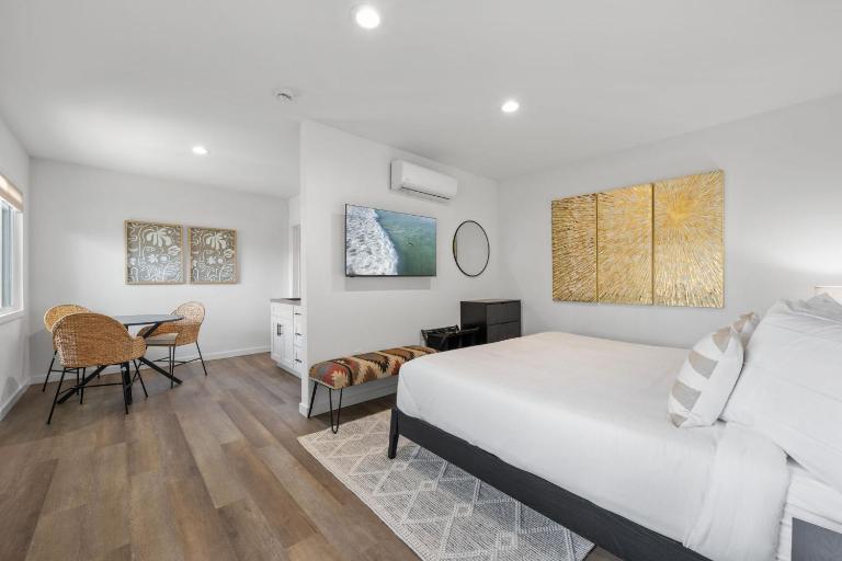 South O Bungalow 11 - Luxury King Suite + Patio - B&B Oceanside