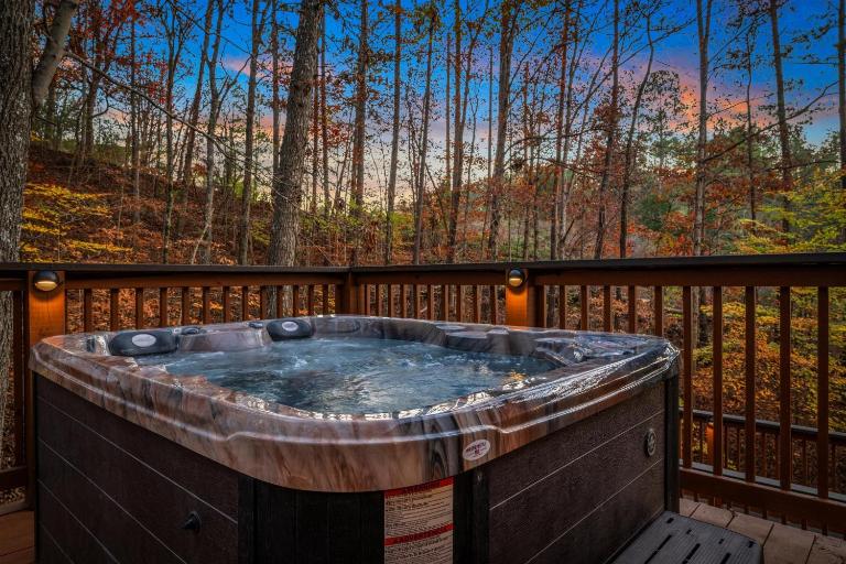 Privacy Fire Pit Game Room Hot Tub WiFi - B&B Sevierville