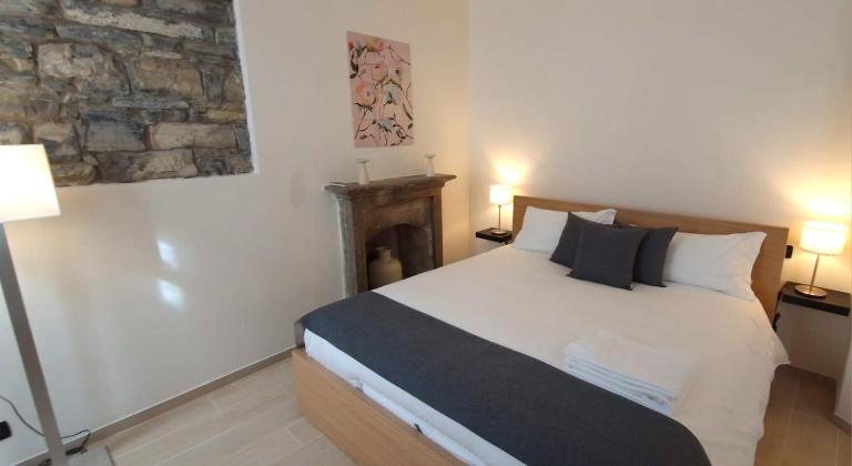 CASA LUINI - new, welcoming and modern apartment in the historic centre of Como, with 2 bedrooms and 1 complete bathroom and a fully equipped kitchen - Ferienwohnung Como
