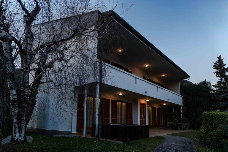 Exclusive Villa with Lake view-Private SPA - Bed and Breakfast Galbiate