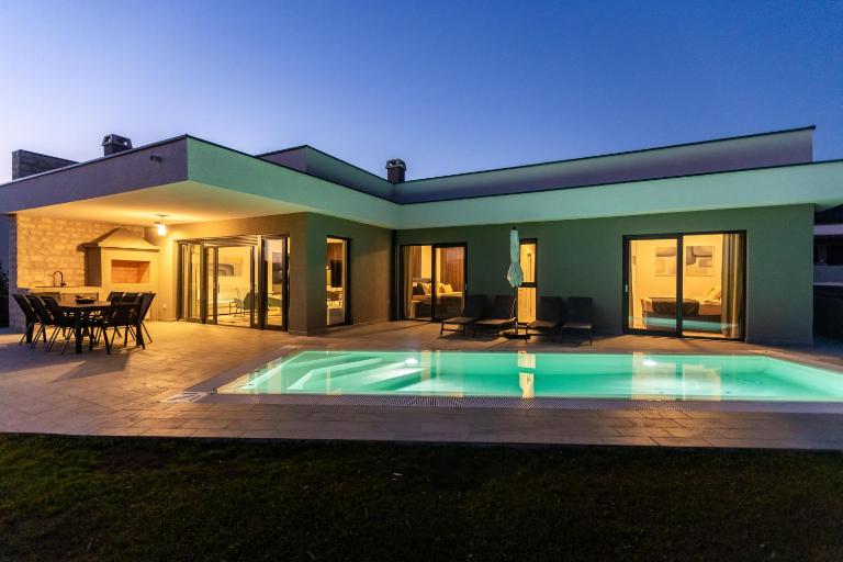 Villa Tomaso Paradise - Bed and Breakfast Krnica