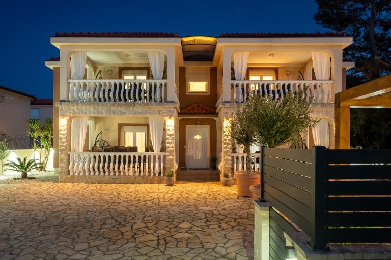 Apartments Quercus - B&B Vir