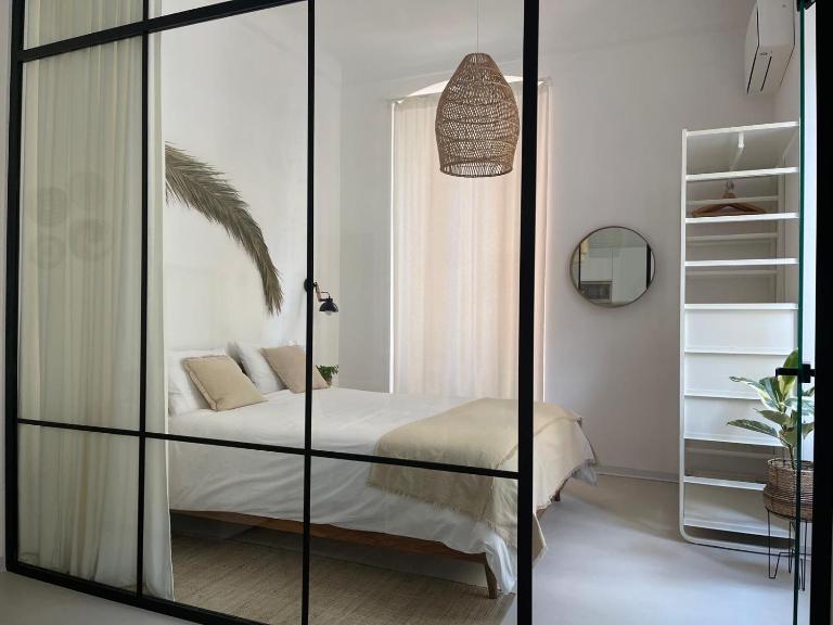 Luxury Designer Suite in the historical center - B&B La Spezia
