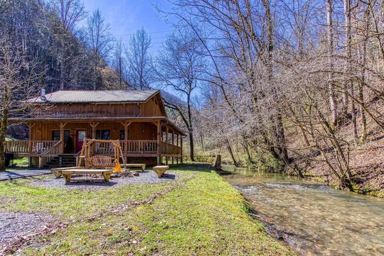 Creekside Retreat - B&B Pigeon Forge
