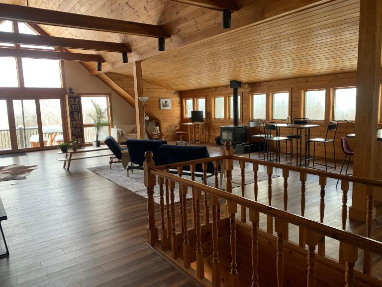 Charming barn loft - all amenities on 60 acre farm in the White Mountains of NH - Bed and Breakfast Lancaster