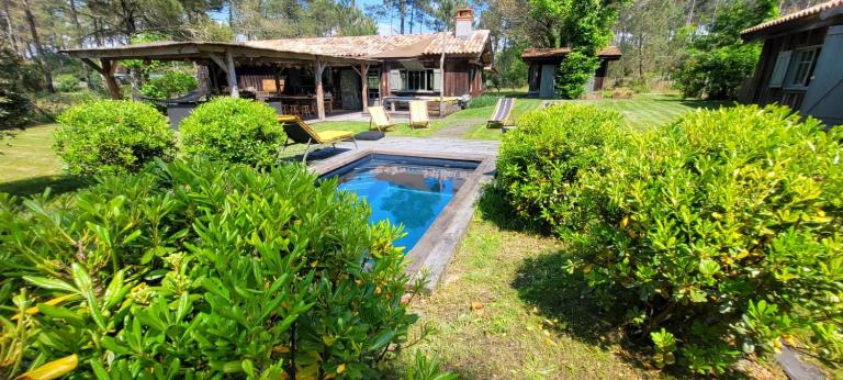 4 Cabanes de luxe privatisées à 300m de la Dune - B&B La Teste-de-Buch