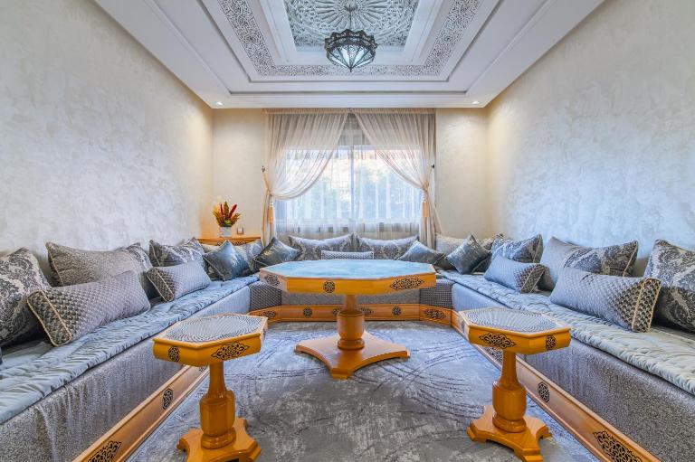 Luxury Apartment 102sqm with Beach front, AC and Unlimited Wi-Fi - B&B Agadir