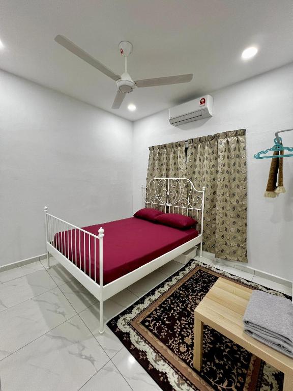 Rozie Cozy,Merlimau 6-8pax 3Bedrooms2Bathrooms single storey terrace house - B&B Merlimau