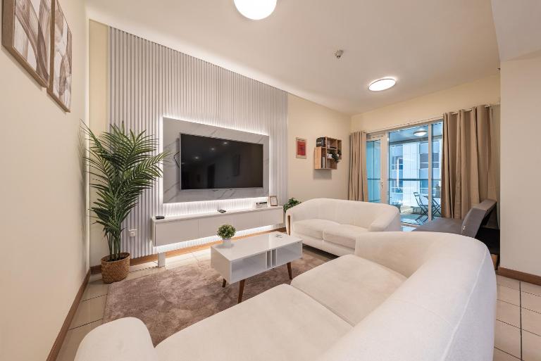 Spacious Upgraded & Elegant - 1BR - B&B Dubái