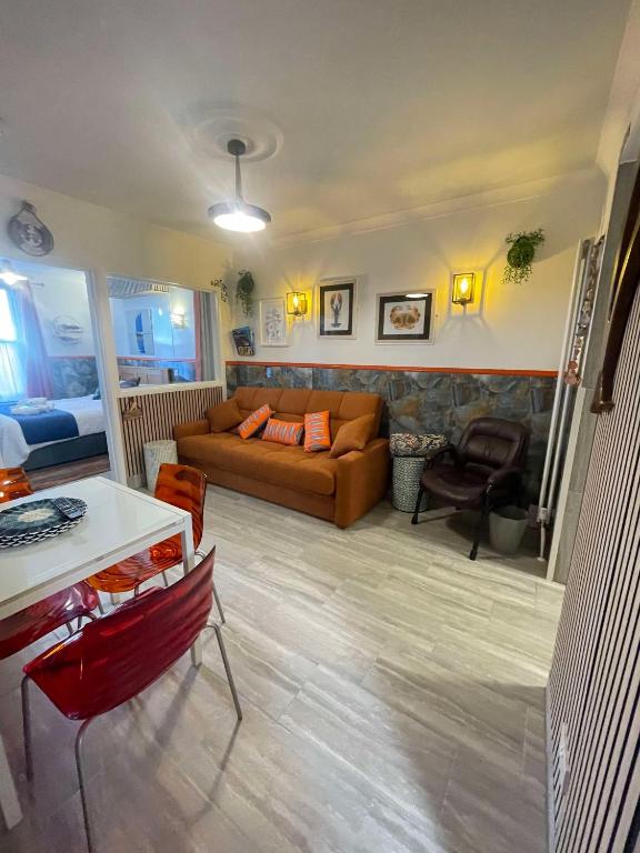 "The Nautical" Dog Friendly Seafront Apartment - Chambres d'hôtes Eastbourne