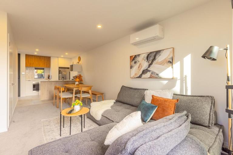 Brand New Luxury 3 Bed 3 Baths Family Getaway - Chambres d'hôtes Christchurch
