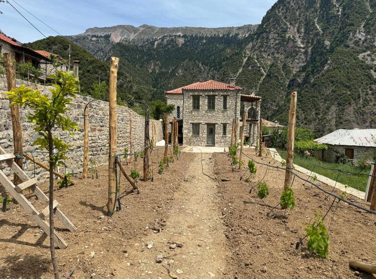 Χελιδόνα - Helidona - Bed and Breakfast Khelidhón
