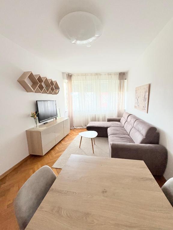 Franko's Cozy Apartment with garage - B&B Zagabria