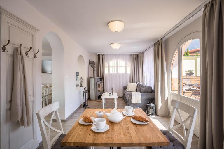 Kapri Vendégház - Bed and Breakfast Badacsonytomaj