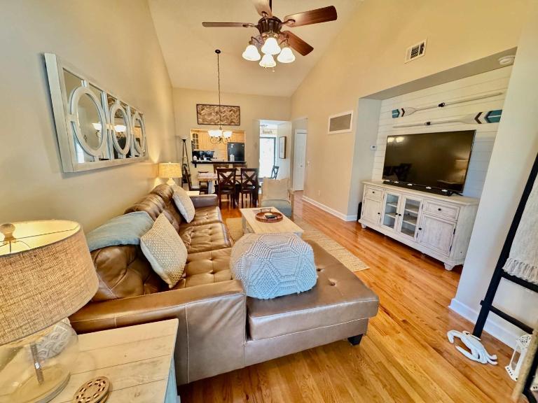 New Coastal 2 bed 2 ba villa - walk to the beach - Bed and Breakfast Hilton Head