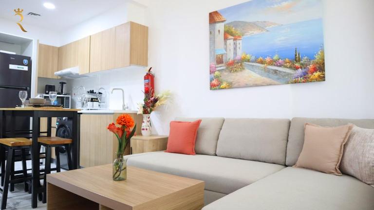Azure Serenity 1BR - Chic Coastal Escape - B&B Abu Dhabi Island and Internal Islands City