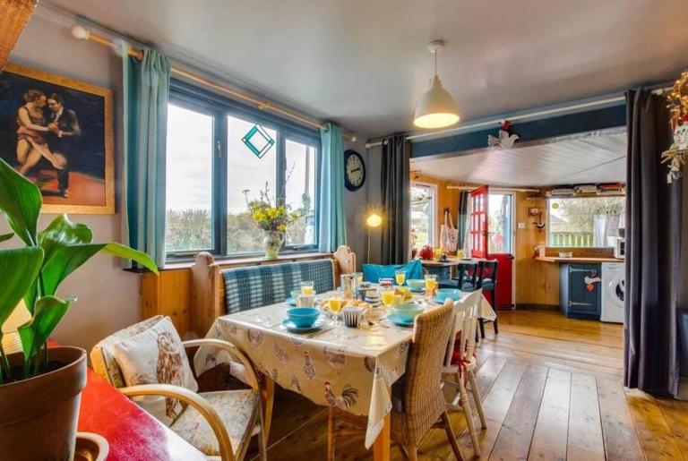Windy Hill - Three Cliffs Bay, Gower - B&B Parkmill