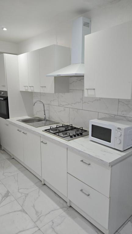 TAHIRI House 64 F1 - Ferienwohnung Charleroi