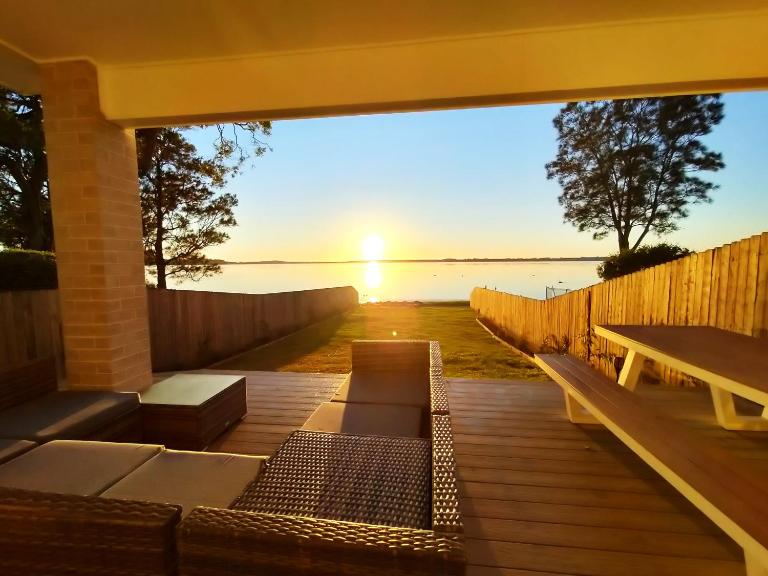 Lakeside Haven Waterfront - B&B Karakin